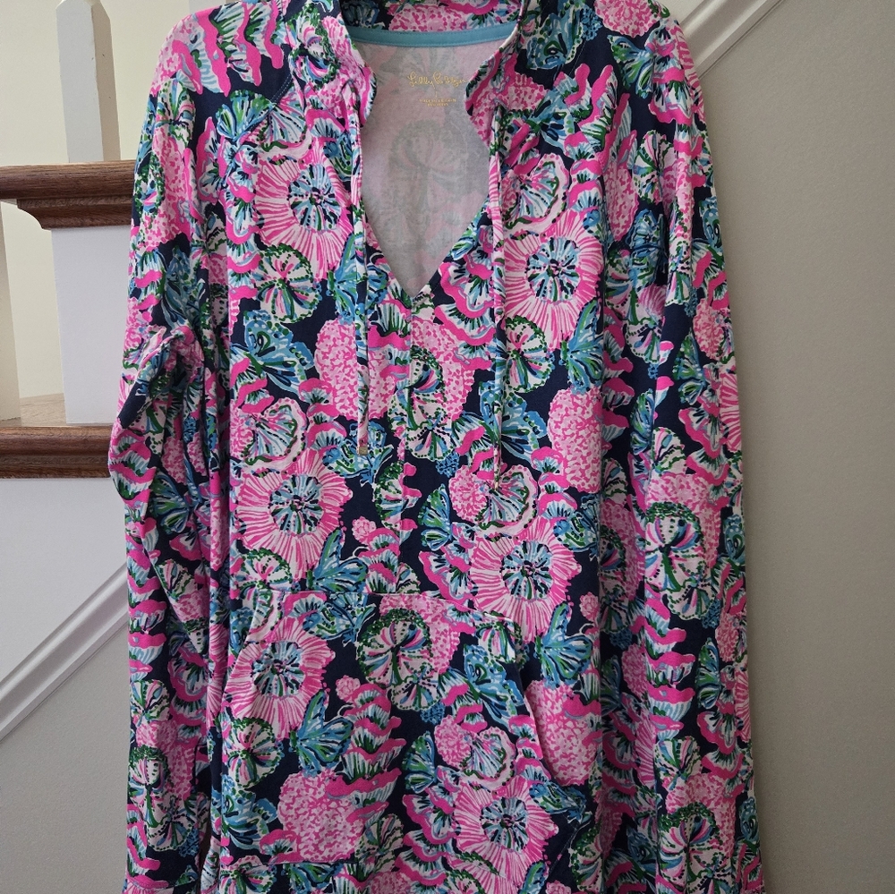 Lilly Pulitzer Cassi Popover. - Picture 2 of 6
